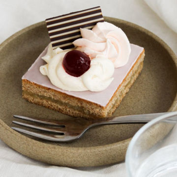 Afbeeldingen van Oranjekoek creme - per stuk